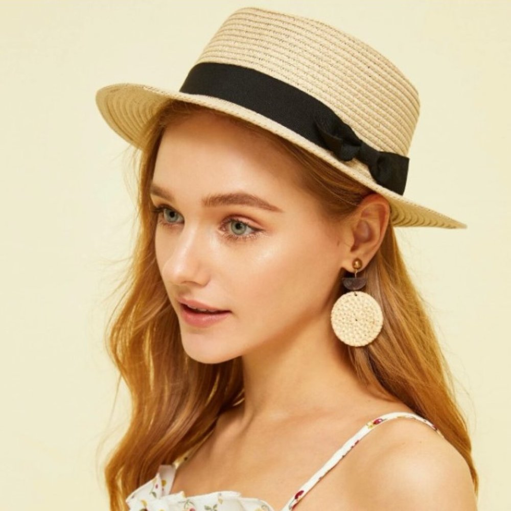 Flat top fedora with bow design*